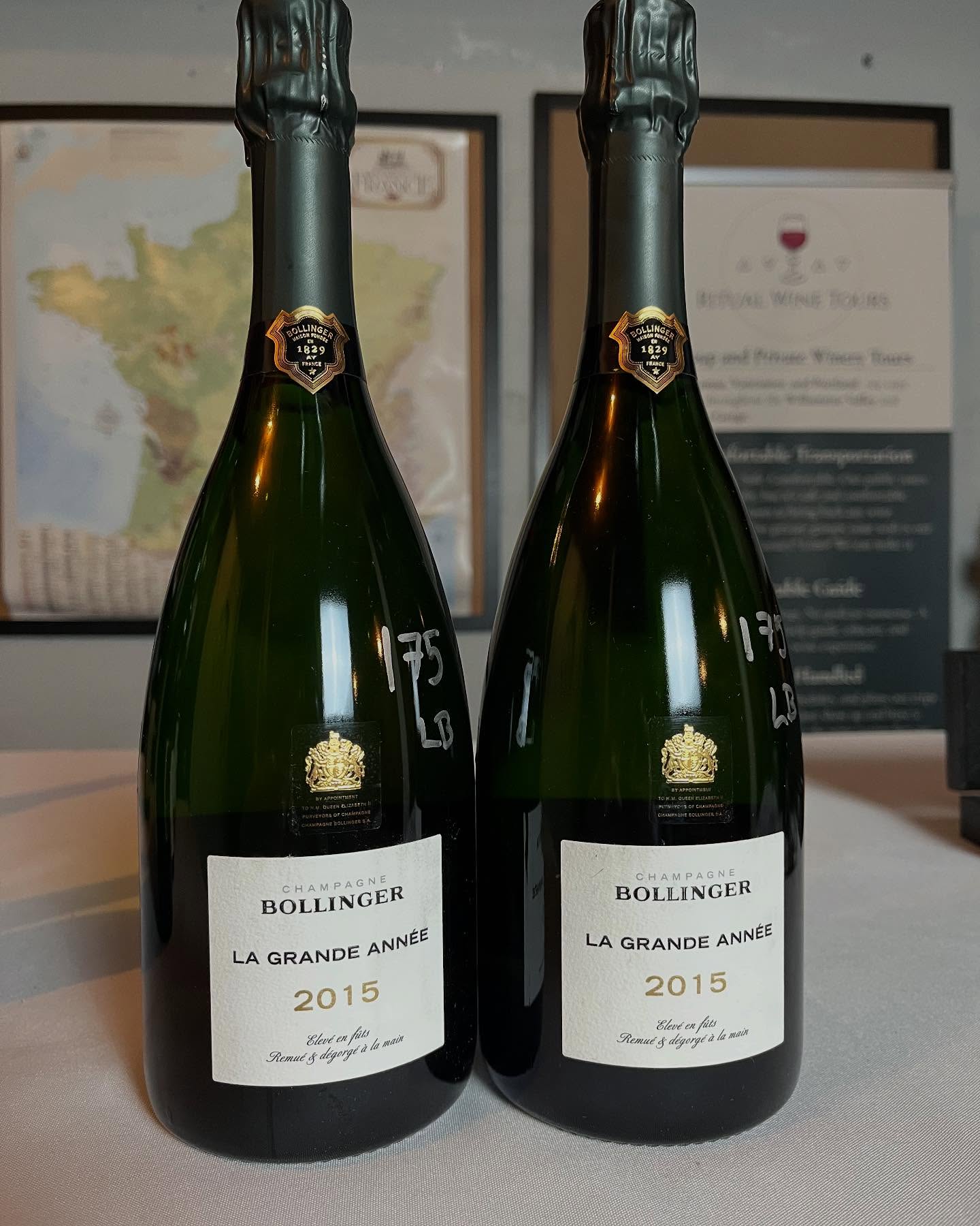 Who’s ready for the holiday season????!???!!? 🎉 🎊 🙌