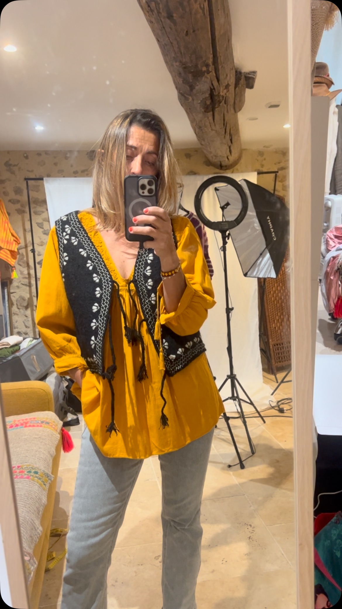 L’envie de bien faire pour offrir une pièce de qualité se ressent dans le fait main. Au Mexique, les femmes s’appliquent et prennent leur temps pour élaborer leurs pièces. Ce n’est pas un travail à la chaîne mais un patrimoine culturel.😉❤️