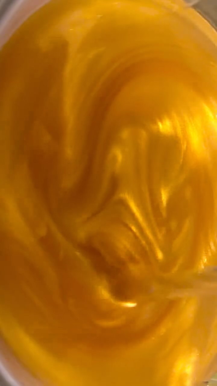 ✨ Glow up, buttercup! ✨ Get ready to shimmer your way into Christmas with our limited edition Go With The Glow Body Oil! Available tomorrow at Bideford’s Victorian Frost Fair. Don’t just shine, sparkle! 👑 #GlowGoals #ChristmasVibes #BidefordChristmas #VictorianFrostFair