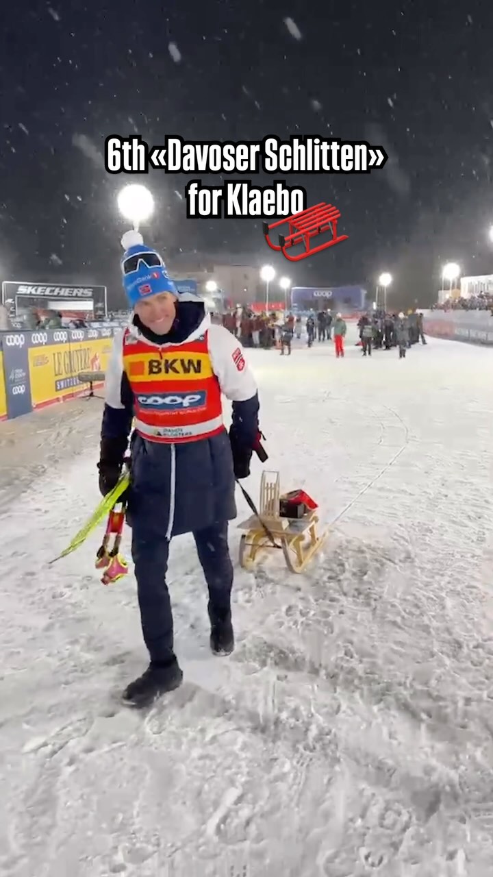 Record champion at @davosnordic, @johanneshk 🥇
🇳🇴 Johannes Hoesflot KLAEBO won today’s sprint in Davos. He takes a sledge home for the 6th time 🛷
@fiscrosscountry @davosklosters @langrennslandslaget
.
.
#DavosNordic #50JahreJubiläum #Langlauf #davosklosters #50jahredavosnordic #langlaufweltcup #FIS #klæbo #schlitten @ardueserschreinerei