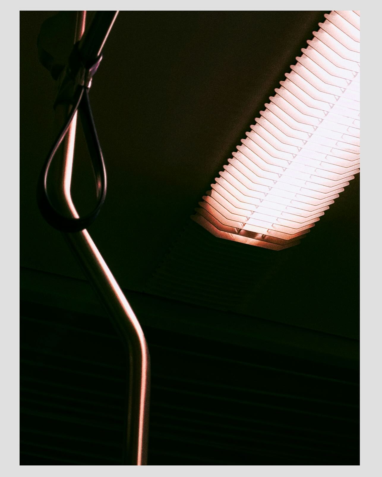 #blacknwhite #bnw #blackandwhite #bw #blackandwhitephotography #photography #art #bnwphotography #monochrome #black #photooftheday #captures #instagood #blacknwhitephotography #blackandwhitephotograhy #light #green #blue #metro #green #tram