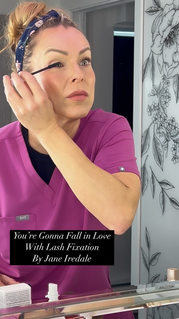 Lash Fixation Mascara by Jane Iredale available for purchase @brow_werx
An innovative tubing mascara with a long-wearing, smudge-resistant formula that lifts and separates for longer-looking, expertly defined lashes.