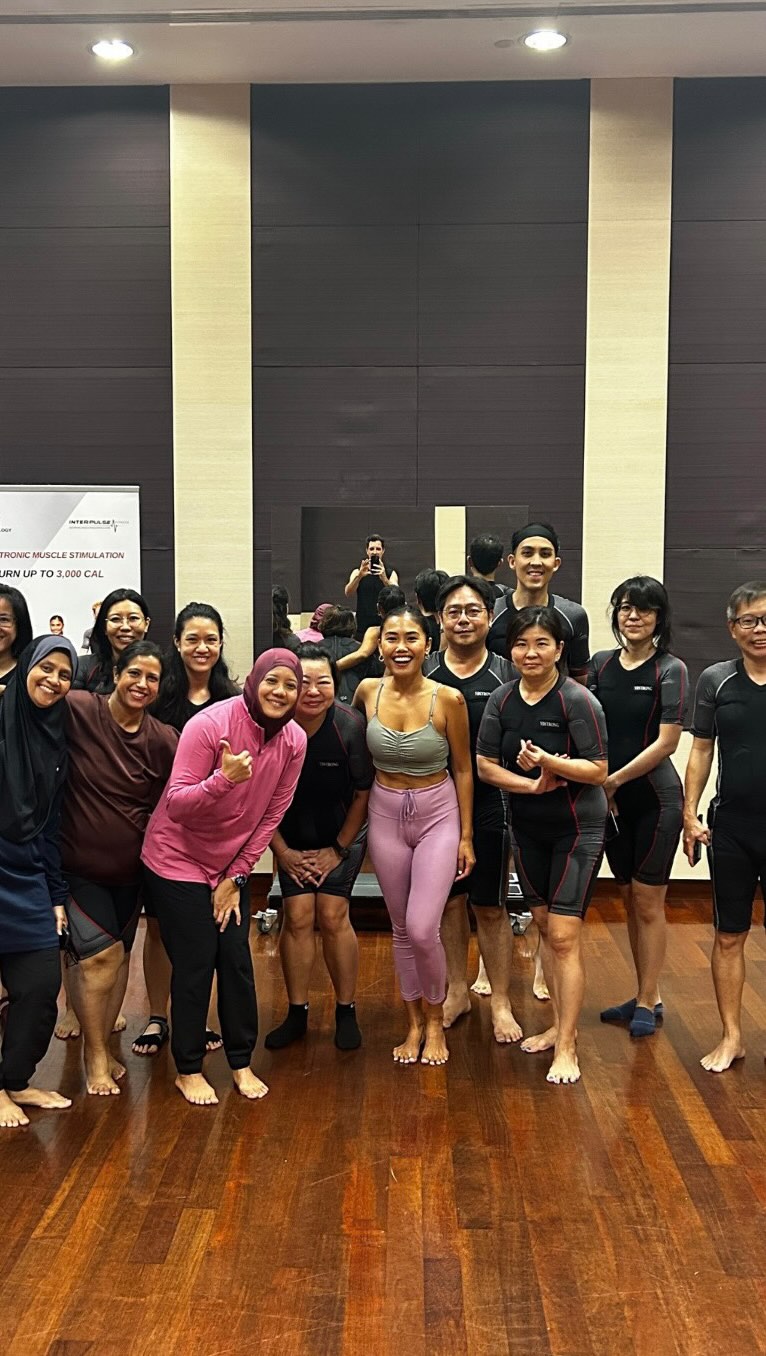 Conducted 3 EMS fitness sessions for the dedicated staff at NUS. 💪 Wellness is key to fostering a thriving workplace, and we’re excited to support the NUS team in their journey to better health. When we prioritize well-being, we empower individuals to perform at their best—both in and out of the office. 🌟
.
.
.
.
.
.
#emsworkout #emssingapore #emstraining #emsfitnesssingapore #singaporefitness #interpulsefitness