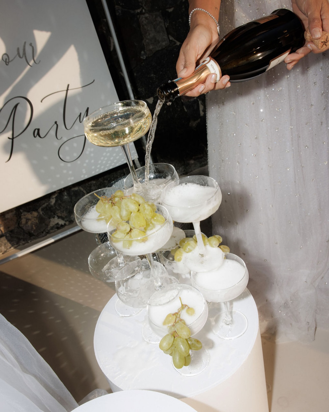 One of my dreamed shoot I always wanted to create and so happy that I could put my creativity into work 🌿 especially a thank you to incredible suppliers with who we love to work and that helped us create our vision!