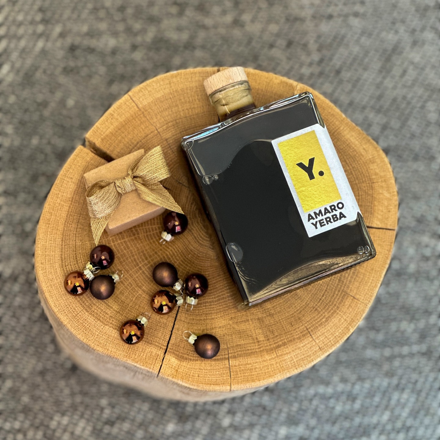 Cerchi un’idea regalo unica per Natale? Scegli amaro Yerba, l’amaro di Yerba mate! 🧉
Con il suo sapore originale stupirà anche i più esigenti.
Acquistalo online su www.amaroyerba.com, lo troverai la classica bottiglia da 70 cl oppure il nuovo formato da 50 cl.
Contattaci per avere più informazioni.
Buone feste da Amaro Yerba!
.
.
.
.
.
.
#amaroyerba #amaro #amaroitaliano #yerbamate #natale #regalo #buonefeste