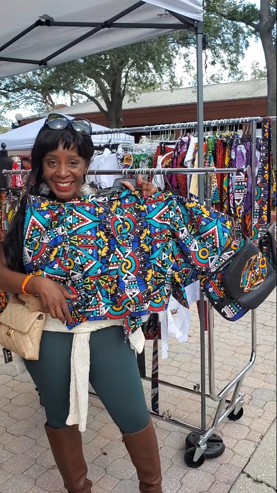 Joy, culture, and community at the Ybor City Holiday Bazaar! 🌍✨ Shoppers loved our vibrant African designs this season.
Celebrate the beauty of heritage and style with us. Wishing you and your loved ones a happy and meaningful Kwanzaa! 🕯️❤️💚🖤
#AfricanFashion #KwanzaaCelebration #ElijahLee