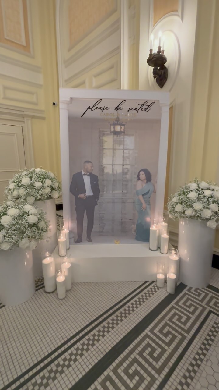 What a beautiful wedding. We were honored to provide signage for Drs. Carol and Lance. Cheers to a life of love and abundance 🖤 SN I don’t think I’ll ever get tired o the simple elegance of baby’s breath and roses!
#weddingsignage #luxuryseating #seatingchart #weddingvibes #luxuryweddings #weddingdecor #celebration