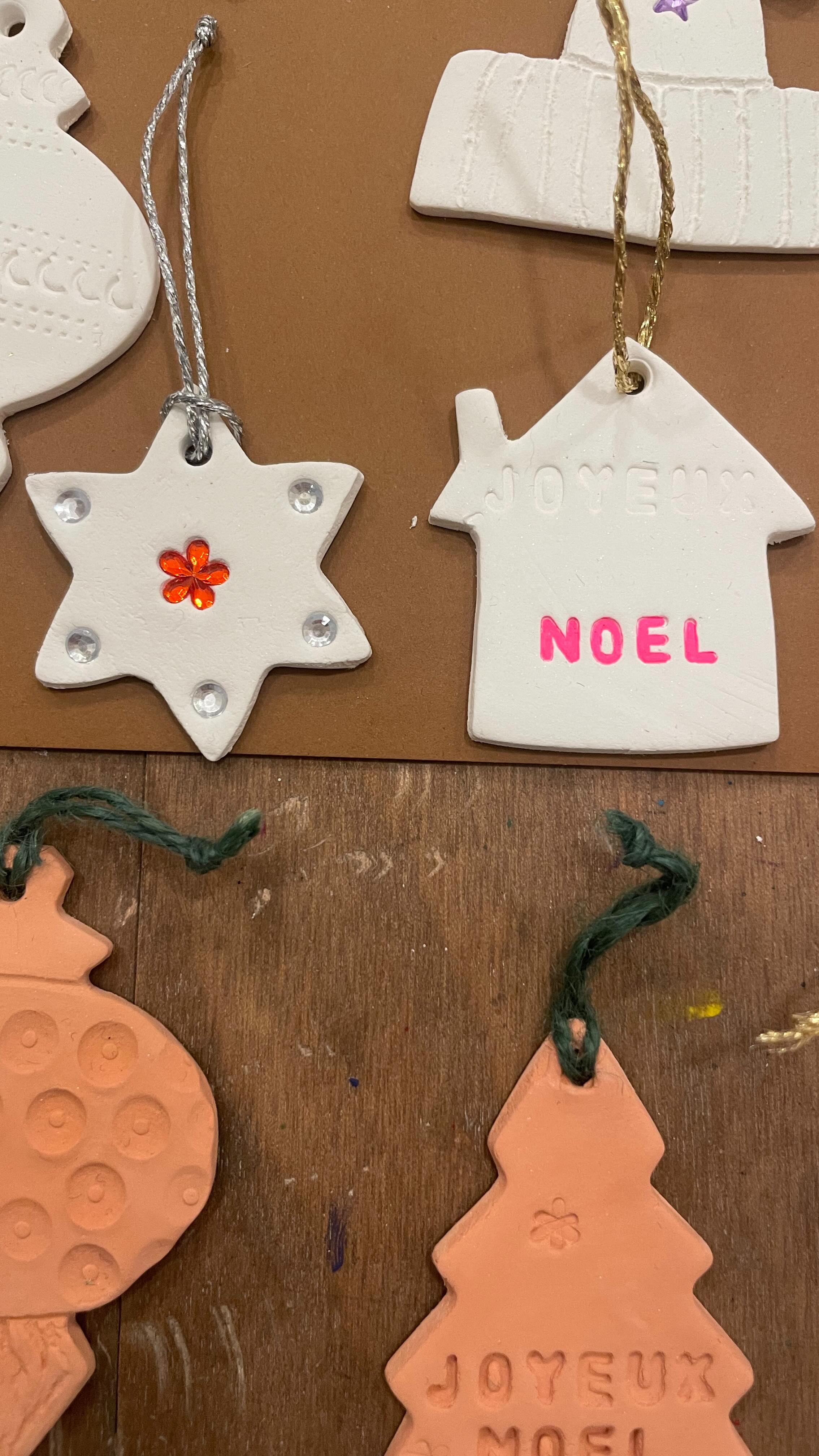 Ready for Christmas ! Atelier en famille, entre ami.e.s ,
se faire plaisir en fabricant des décors pour Noël.
Modèles réalisés en argile à séchage rapide:
tu emportes tout de suite tes créations !
.
#urbafab #christmas #loisircreatif #activitemanuelle #ateliercreatif #pourvous #foryou #activiteenfant #activiteenfamille #evjf #marseille #argile