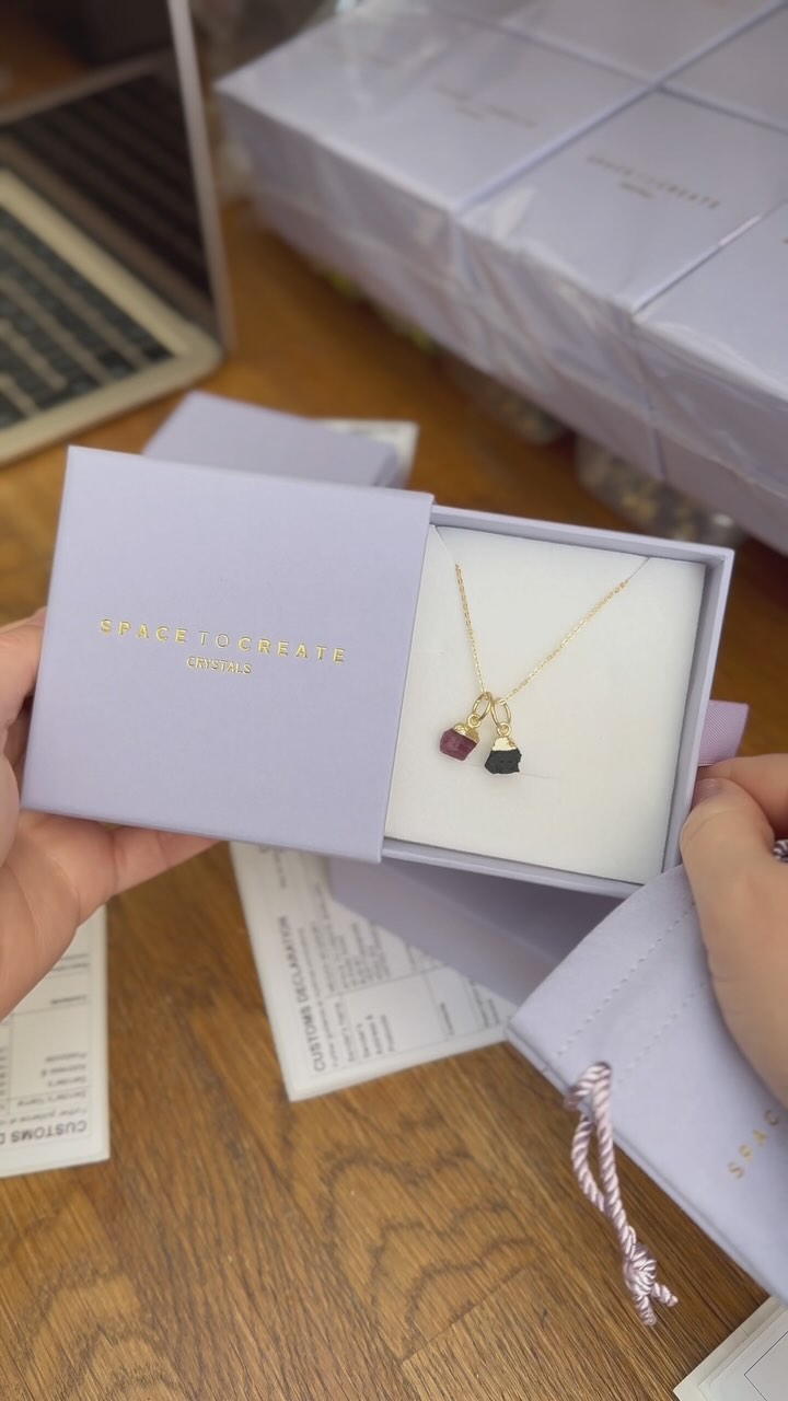 Pack some Christmas orders with me โจ
We love wrapping each piece of jewellery knowing itโs going to someone that will connect to its meaning.
Featuring:
Crystal Pendant Necklace with Pink & Black Tourmaline
Aquamarine Affirmation Bracelet
Connection Necklace
Rose Quartz Affirmation Bracelet
This is your last chance to shop for Christmas ๐ค๐ซ