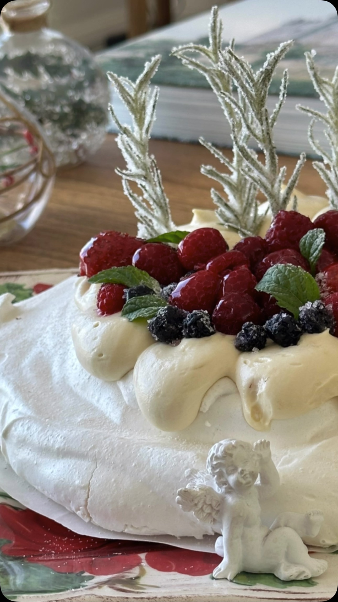 Nuestra sorpresa para esta Navidad! Oh Cheesecake presenta su Pavlova de Frutos Rojos! Edición Especial !
Nacio para una ocasión súper especial! No te la pierdas!!!
🏆🏅💪🏻
#emba #celebrar #celebraravida #familia