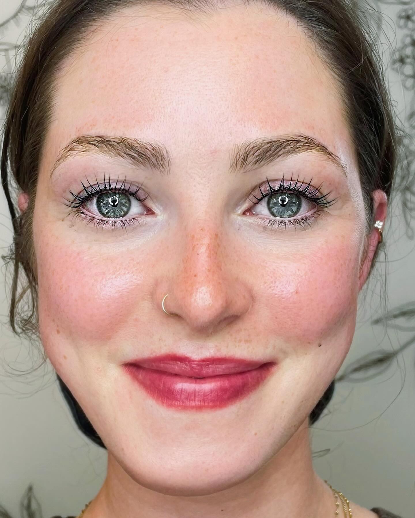 Beauty begins the moment you decide to be yourself ✨ lifted lashes and beautifully shaped brows just highlight the magic you already have.
@brow_werx #microblading #lashlift #browlamination #facials #lowerlonsdale #northvancouver