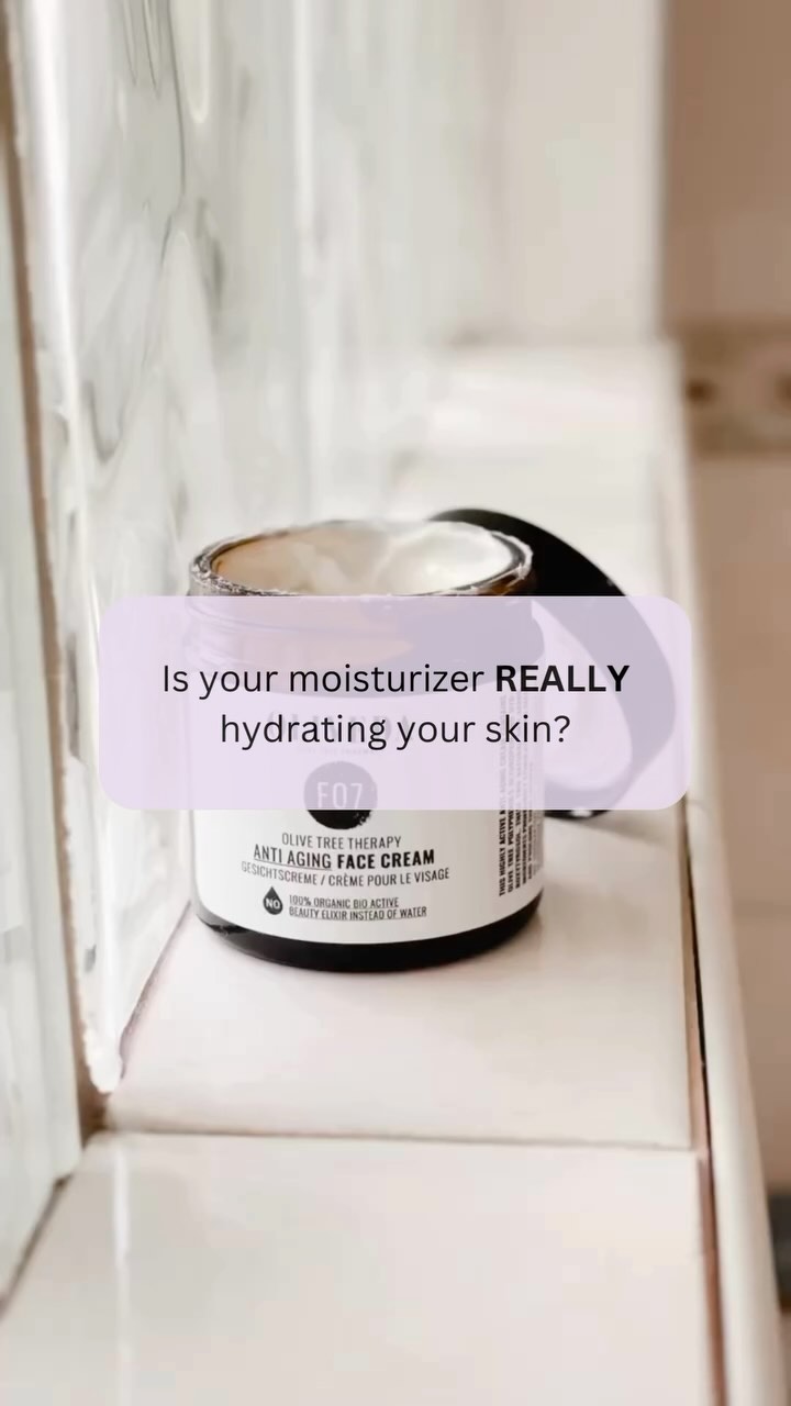 💧Are your moisturizers working as hard as you think?💧
I compared top brands like CeraVe and Estée Lauder, and here’s what I discovered:
➡️ 70% water. That’s what you’re mostly applying when aqua is the first ingredient. It evaporates quickly, leaving your skin feeling tight and thirsty again.
🔍 Let’s break it down:
• CeraVe uses petrolatum and alcohols—these create a barrier but don’t truly nourish.
• Estée Lauder relies on dimethicone—it smooths, but doesn’t hydrate deeply.
True hydration comes from active ingredients that penetrate and lock in moisture, like:
🌿 Olive leaf cell extract: Antioxidants + fatty acids for deep hydration.
✨ Hydroxytyrosol: Targets signs of aging and boosts skin defense.
🌻 Sunflower seed oil + rice bran wax: Soothing, long-lasting moisture without the grease.
💡 Switch water-based products for bio-active plant-powered hydration that delivers real, lasting results.
✨ Ready for skin that glows from within? Drop a “moisture” below, and I’ll share my go-to moisturizers!
.
.
.
.
.
#plantpoweredskincare #hydrationthatlasts #bioactiveglow #olivetreebeauty #cleanskincare #nontoxicbeauty #glowingskinsecrets #naturalantiaging