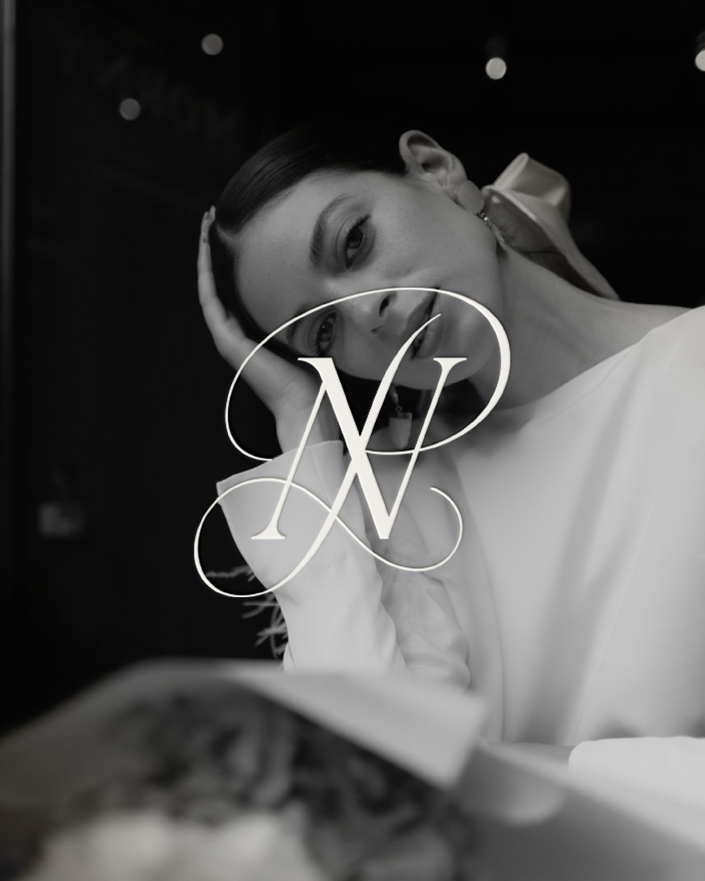 1/3 NATALIE PLUCK: Wedding and editorial photographer, creating refined, artful images for fashion-forward clients who value authenticity and timeless sophistication.
Designer: @elizabethdukedesign
Client: @natalie_pluck