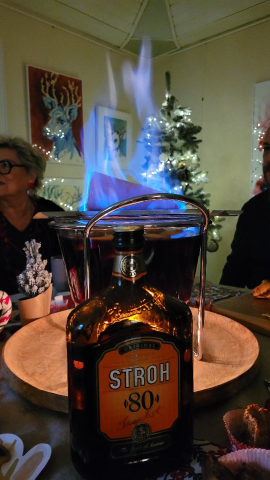 Eindrücke unseres Pop-up Adventmarkts 🥳
#malsalon #malerei #atelier #adventmarkt #popup #weihnachten #bezirkmoedling #gettogether