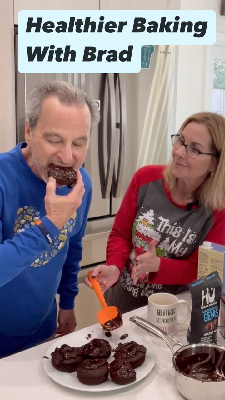 Healthier Chocolate Donuts 🍩 on HBWB today. @bhacker59 loved and would make again & again. We used oat flour, applesauce, maple syrup for some of our health-ier ingredients. And Hu Dark Chocolate who provided us with recipe. DM me for recipe. #huchocolate #oatflour #donuts #chocolatedonuts #healthierbaking