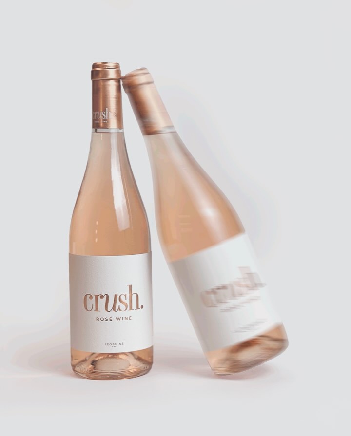 Throwback to the brand & label design I did for 𝘤𝘳𝘶𝘴𝘩, the rosé wine by Leo&Niné ✺
#branddesign #labeldesign #packagingdesign #winelabeldesign