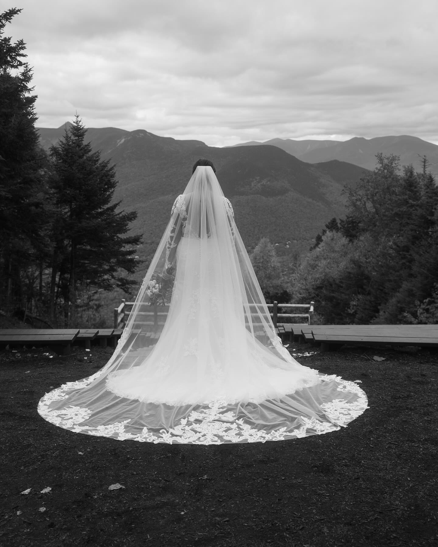 One to remember for a while for sure.
Thank you for having me along to this wedding in the white mountains @justinedwardadams - second shooting alongside you has been such a gift this year. Thankful this year for all the weddings, all the second shooting and the many many new opportunities. Doing the ‘scary’ things and embracing everything photography is throwing my way this year has been such a game changer. Onwards!