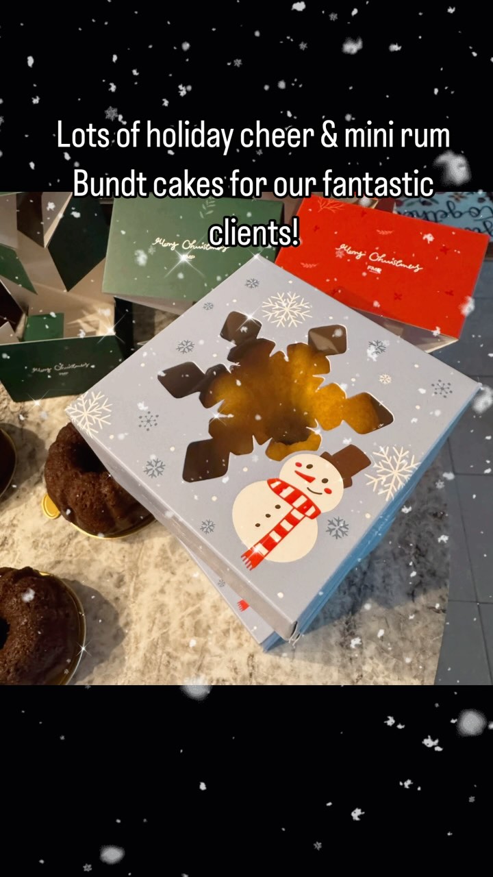 Happy Holidays and Merry Christmas! 🎁🎄 Clients are loving our holiday cheer & the fun experiences of doing Pilates under the Christmas 🎄 while enjoying the scent of pine over the reformers. Too bad we can’t post smells. 😂 This week we’re giving out mini rum Bundt cakes - golden & chocolate! It’s our way of saying “Mahalo for being awesome.” 🤩 #thefirmpilates #mahaloforyoursupport #pilateslife #pilateslovers #basipilates #hawaiifit #pilates #christmaspilates #holidaypilates #rumbundtcakes #fitmom #fitmoms #hawaiilife #hawaiipilates #pilateshawaii #kahala #gratitude #happyholidays #merrychristmas2024