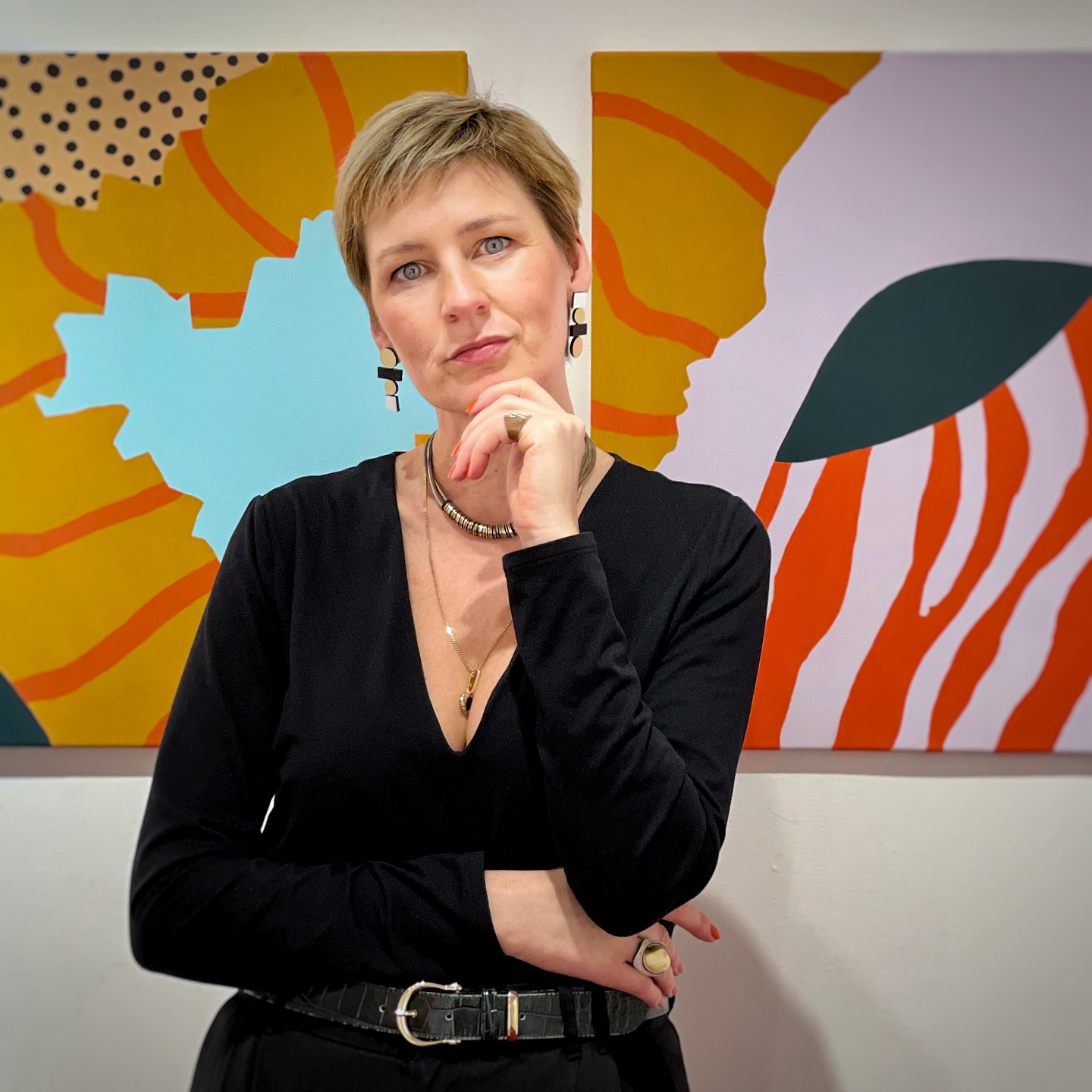 🌟On this festive day, I want to share with you my biggest professional joy of the year - some impressions from the opening night of a group show by our newly-formed art collective, artISIa, which took place on December 21 at Palazzo Albrizzi-Capello.
Venice is stunningly beautiful! The city itself feels like an art gallery, yet it’s also incredibly vibrant, welcoming, and full of flavor🥂. Visiting this magical city in the company of amazing artists, colleagues, and friends was the best Christmas gift I could ask for!
A huge thank you to @selbstaendige.immigrantinnen for organizing the event and to @artisia_collective for the women power 💃Thank you, ladies!
Merry Christmas to all 🎄!
🗓️ The exhibition is open for viewing until January 22, 2025, at Palazzo Albrizzi - Capello, located at Cannaregio, F.TA SAN ANDREA 4118, 30121 Venice, VE, Italy.
#artisia #womenartists #veniceart #bevisible #womenpower #marerastudio