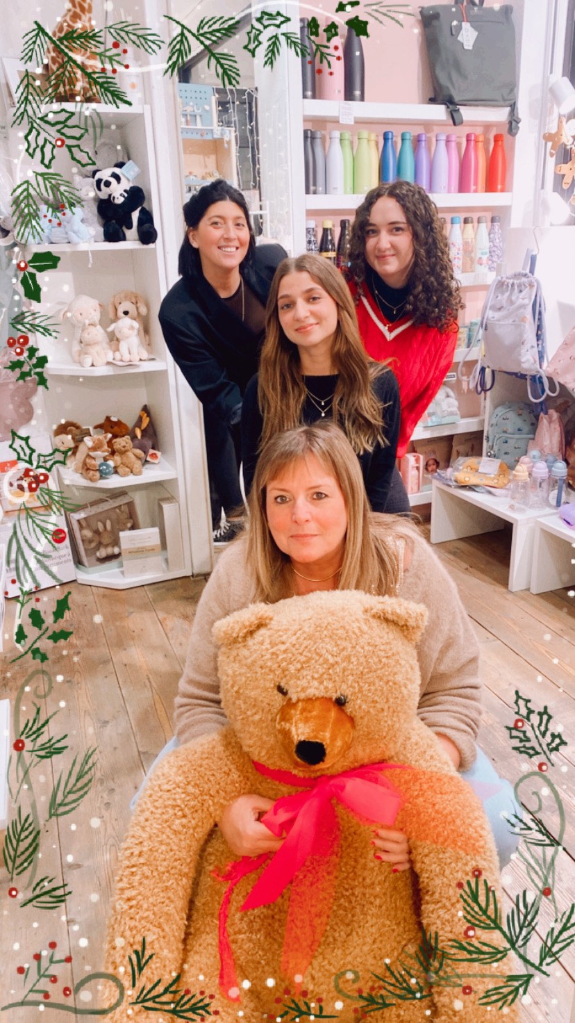 Stanche morte ma FELICI😍🌟🎄
.
.
Grazie dj cuore a tutti voi che ci scegliete ogni anno……e sono quasi 9!!!!
Buon Natale♥️
#capsulerovereto #piccoleemozioniquotidiane #natale #buonnatale#love