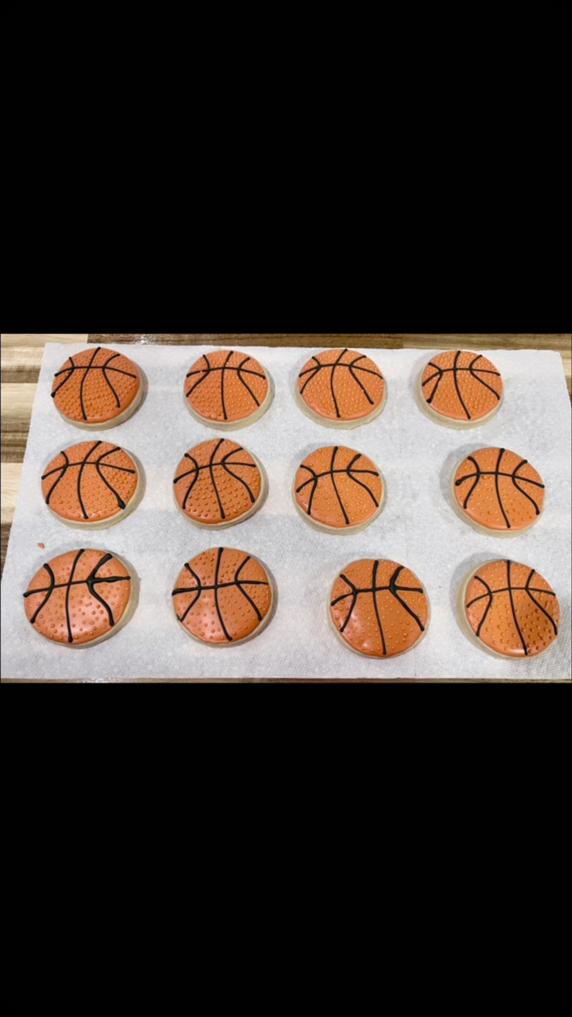 Basketball cookies! Thought these turned out pretty cool! 🏀 #basketballcookies #grannysgoodiesbakery