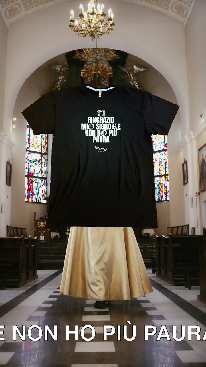 Amatevi l’un l’altro come lui ha amato voi.
La nuova T-Shirt “Ti ringrazio mio signore” disponibile in tutte le Beer Room
#BEVICOMEUNTORO #TIRINGRAZIOMIOSIGNORE