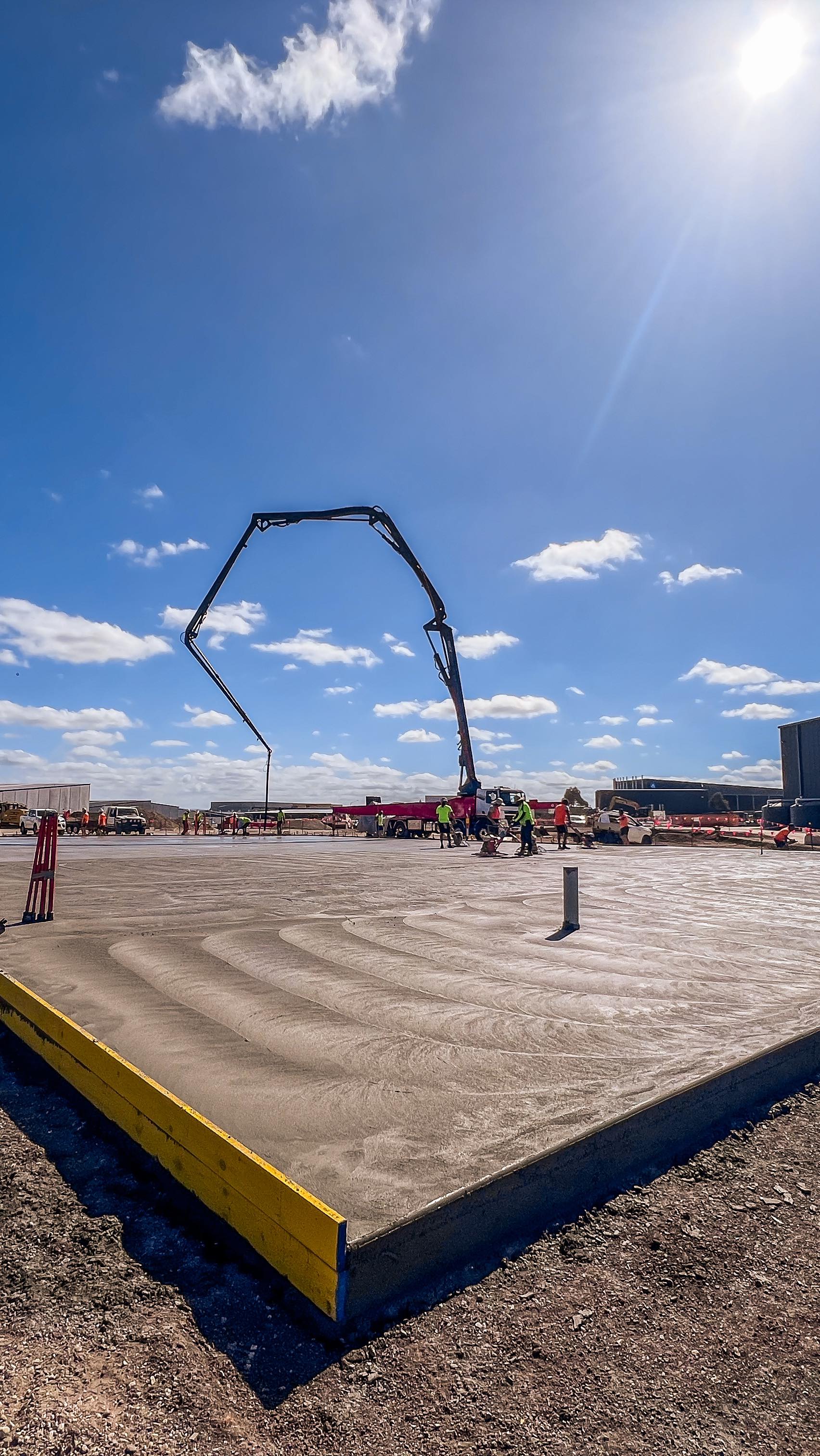 Sent the year off in style today with our biggest pour to date. 1200m2 laid by @rt_concreting_group and his crew. Hats off to all involved on this one, we killed it. Looking forward to a well deserved break and then back to finish the next 5000m2 💪🏽