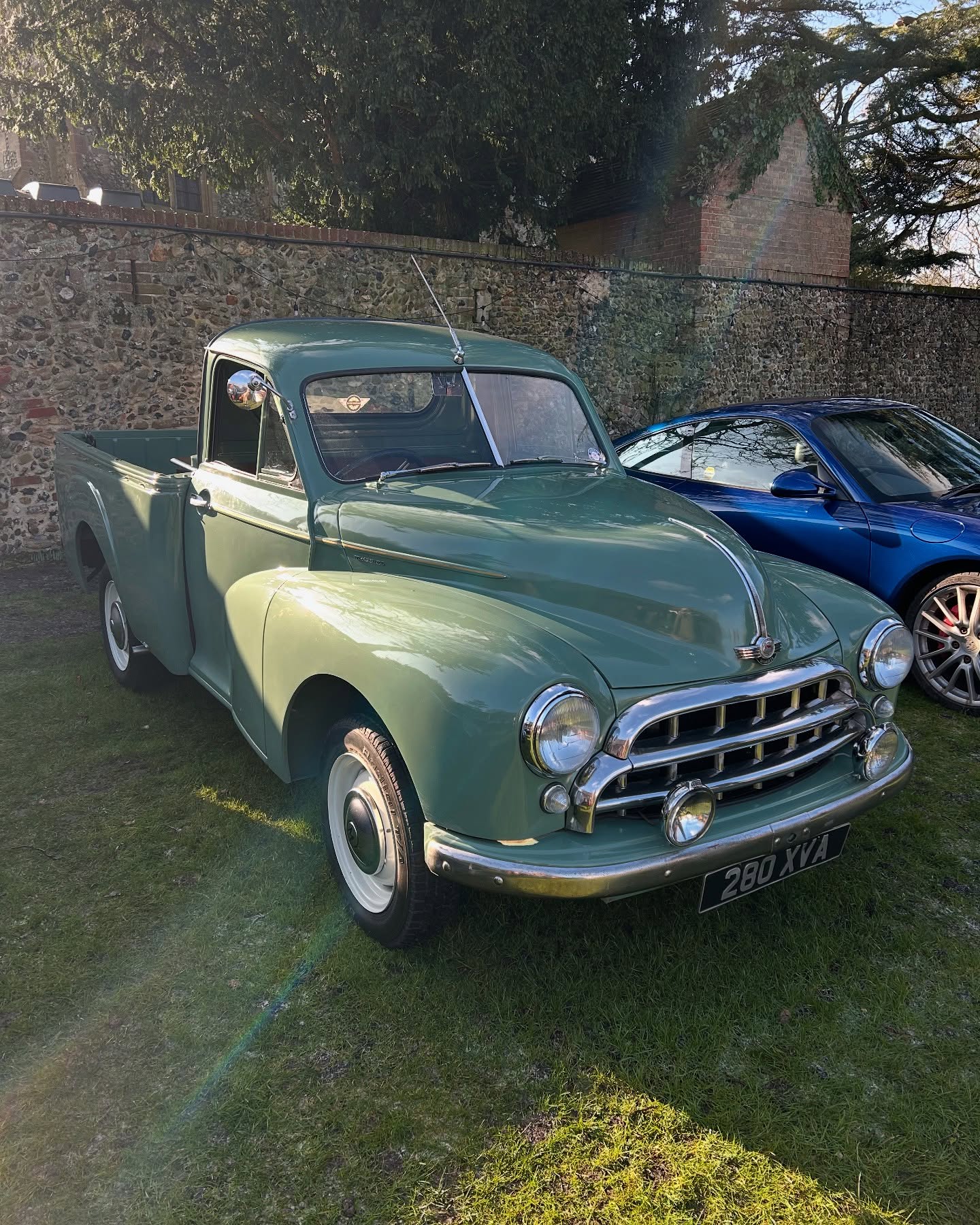 Finally some sun! ☀️ The most beautiful morning at the monthly car meet @littleeastonmanor A great turn out for February
#classiccars #carsofinstagram #sportscars #maserati #morris #mercedes #drivetribe #petrolhead