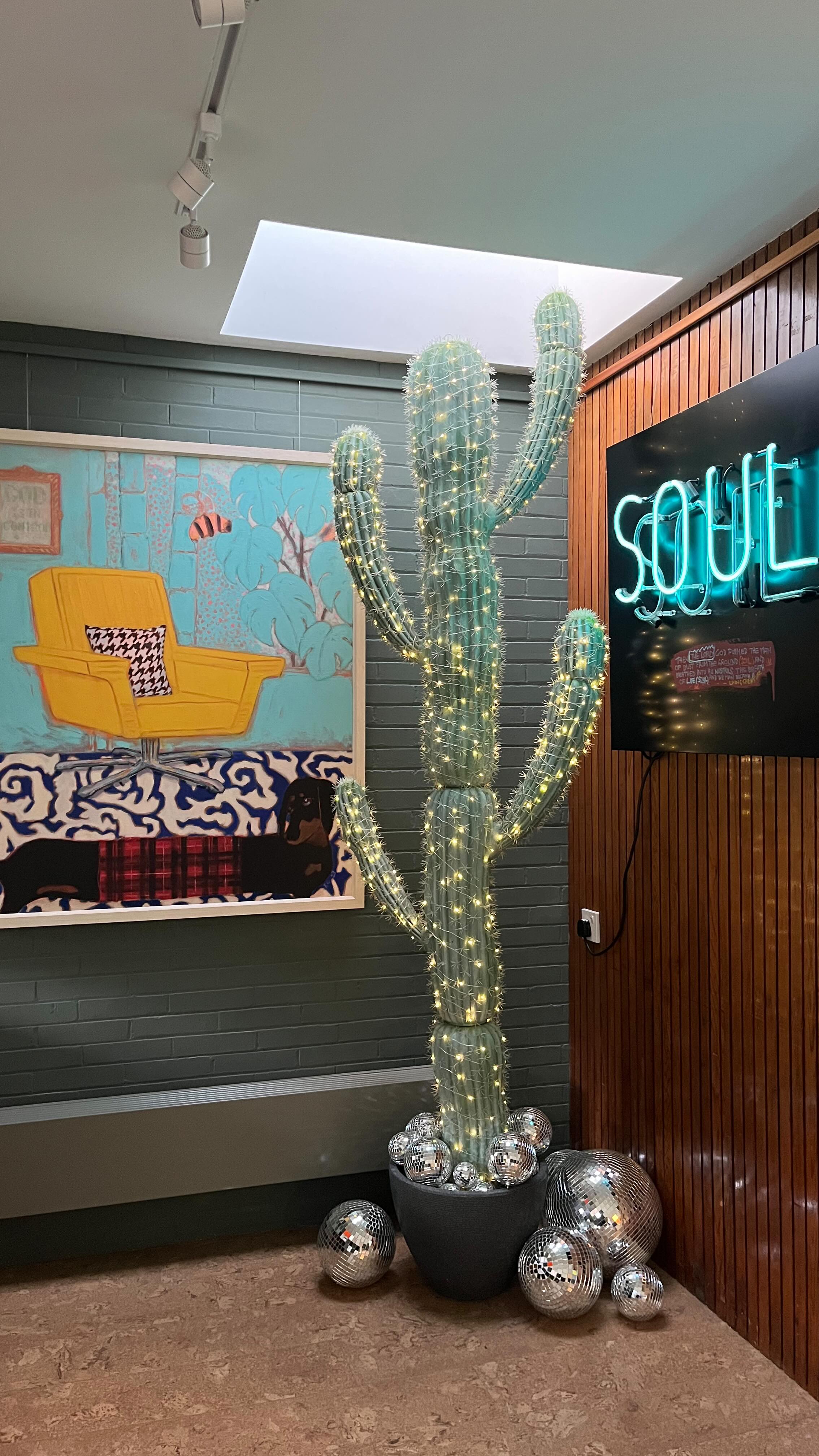 Happy Christmas! 🎄 Thanks for all your support. Hope to see you in 2025 x
#modernart #modernarchitecture #modernism #midcenturymodern #homegallery #artgallery #eventspace #belfast #christmasdecor #belfastartscene #irishart #belfastevents