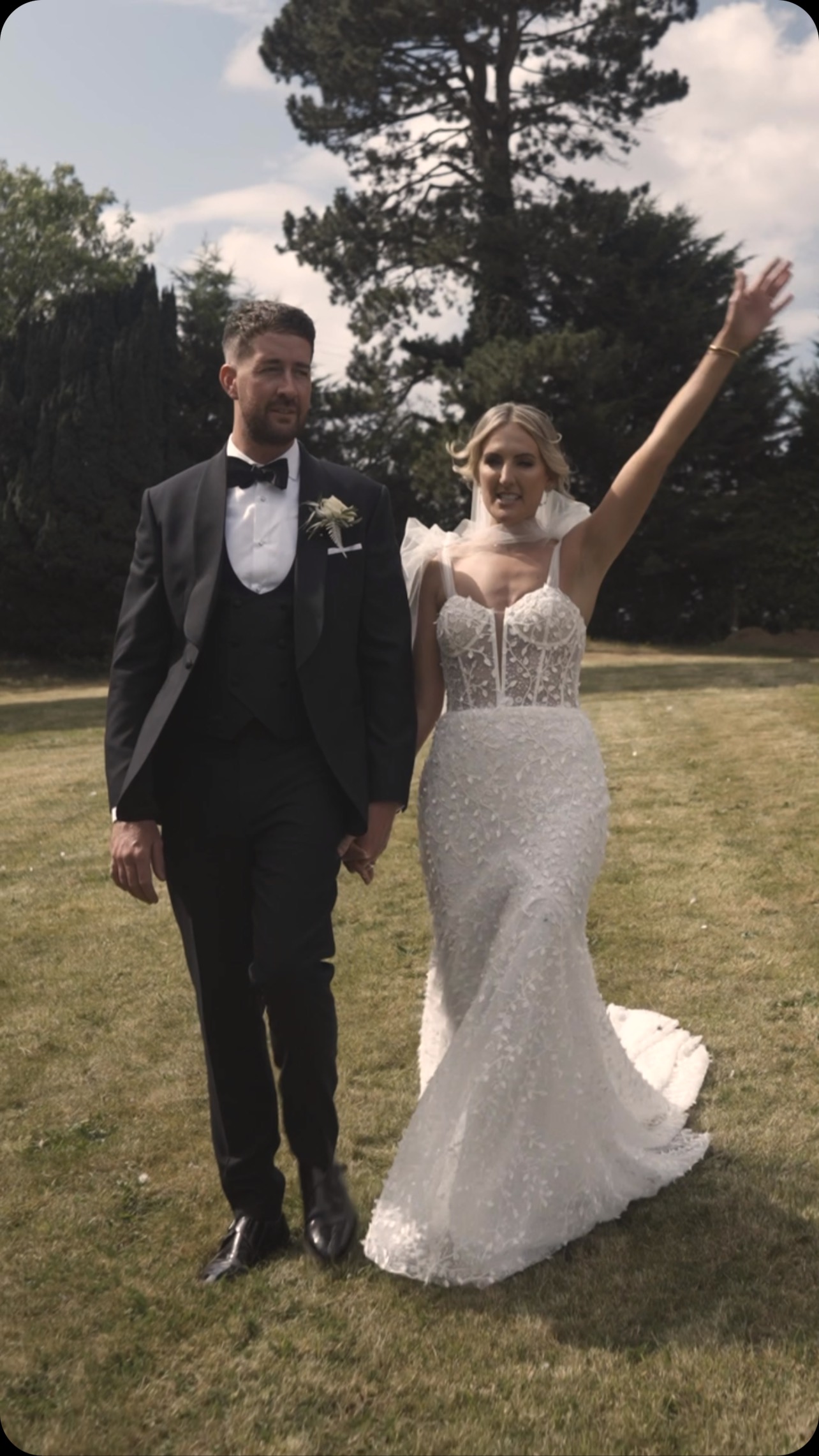 When the wedding is a party start to finish!
#weddingparty #weddingteaser #weddingvideo #weddingvideographer #rhysefarmvenue