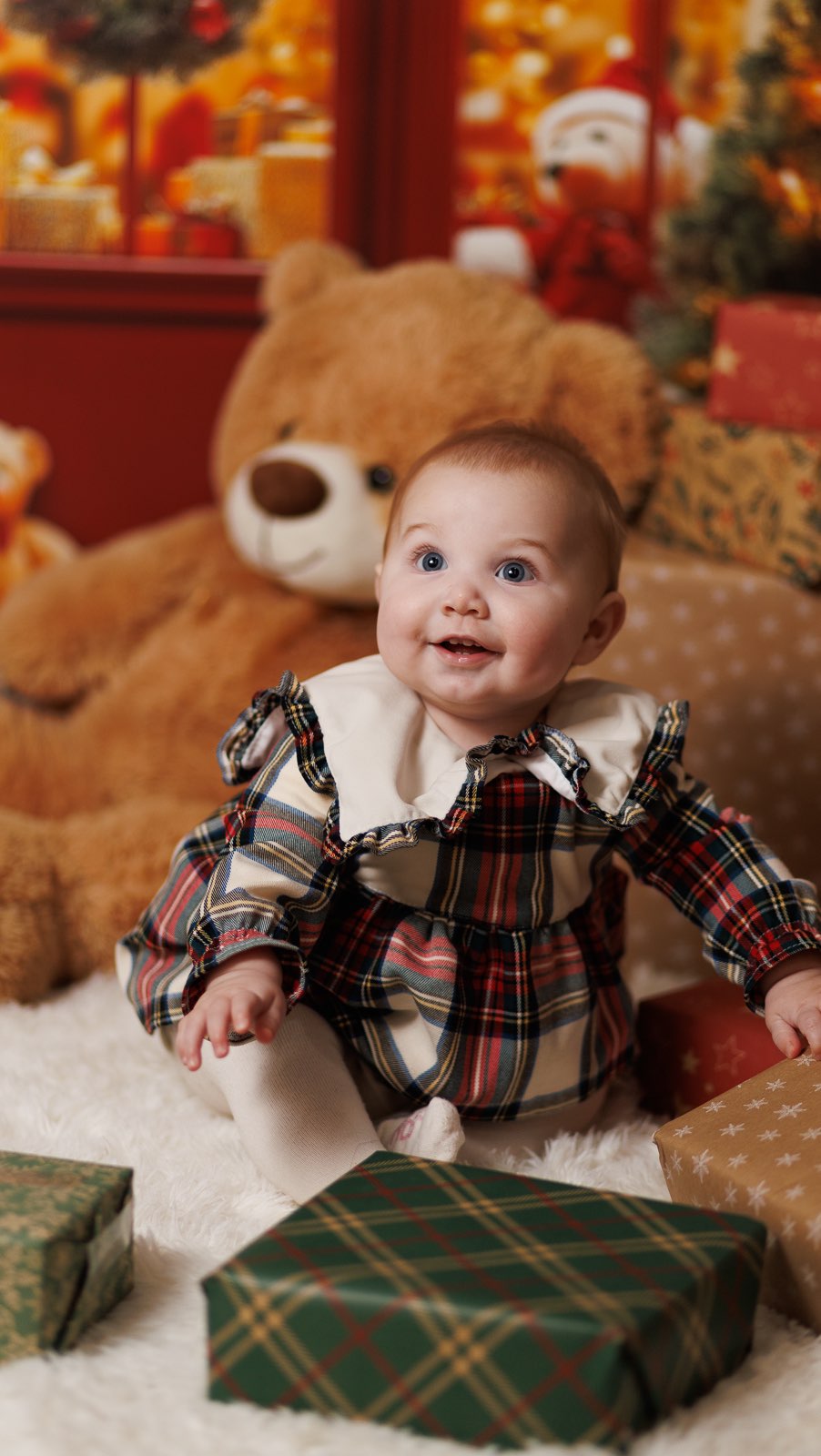 A Cotswolds Christmas - Part I šāØ
Last December we went on a pre-Christmas trip to the Cotswolds with my little family. I never got around to sharing these snippets I made last year, so I decided why not now š
Itās no secret to everyone that knows me how much I adore the Cotswolds, itās my favourite place in the UK and we love visiting it in all seasons. However, thereās something about the Cotswolds during the festive period that I canāt put into words - the lights, the magic, the cosiness. ⨠It feels like escaping to a fairytale world š
#essexphotographer #essexmums #cotswolds #christmastime #cotswoldslife #cotswoldschristmas #chelmsfordphotographer #chelmsfordmumstobe #billericaymums #brentwoodphotographer