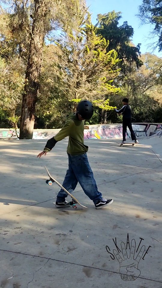 Skate and rock roll 🛹🔥🤟🏼