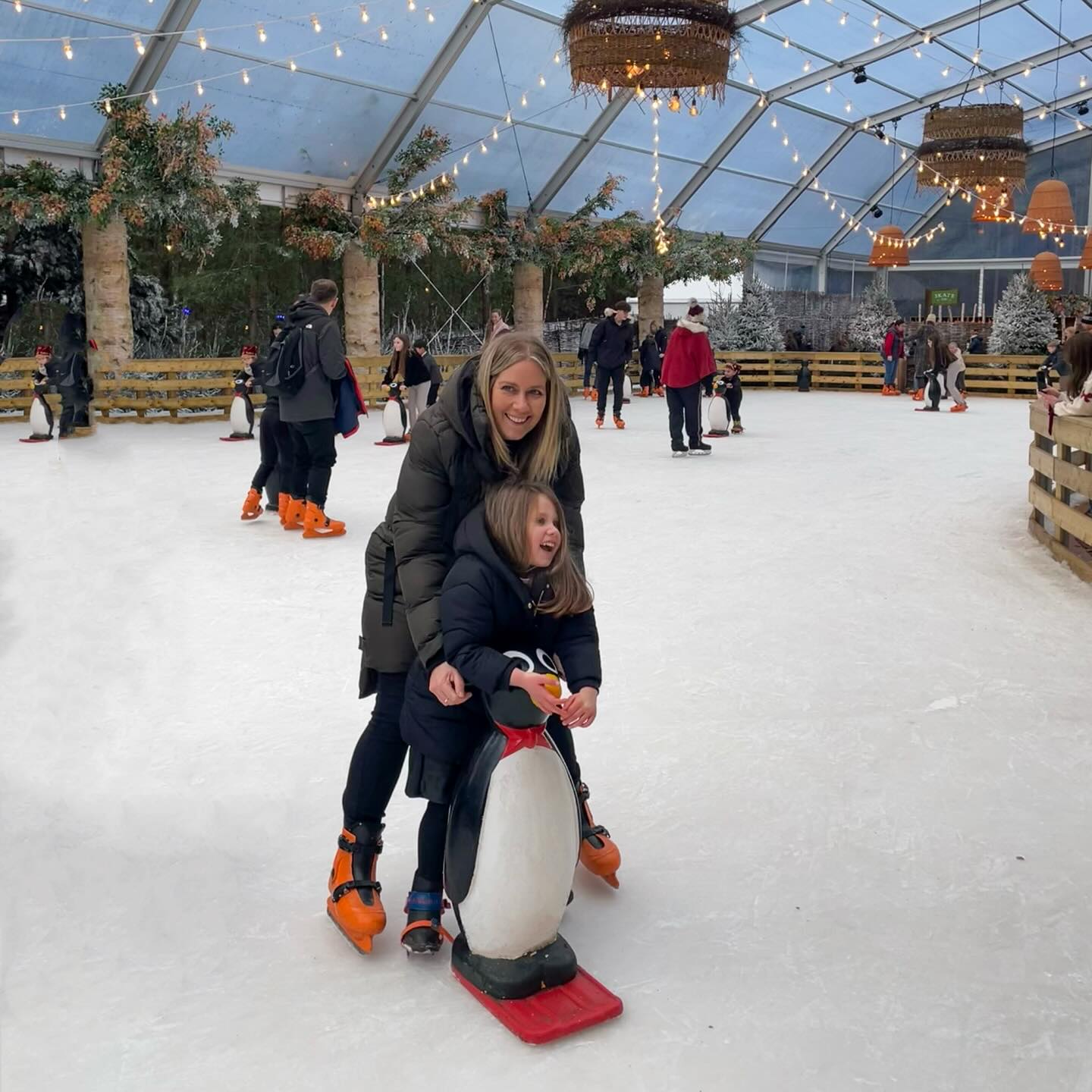 Just looking back at some of my other fave pics of last weekend at Lapland that deserve a little place on the grid for the memory bank!
🎄🎅🏻⛸️🧊