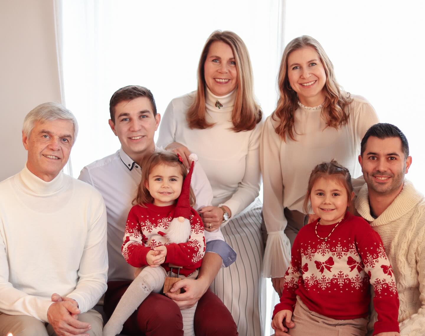 Wir wünschen euch ein zauberhaftes Weihnachtsfest mit euren Liebsten und schöne Feiertage🎄🌟
Eure Familie Prenner