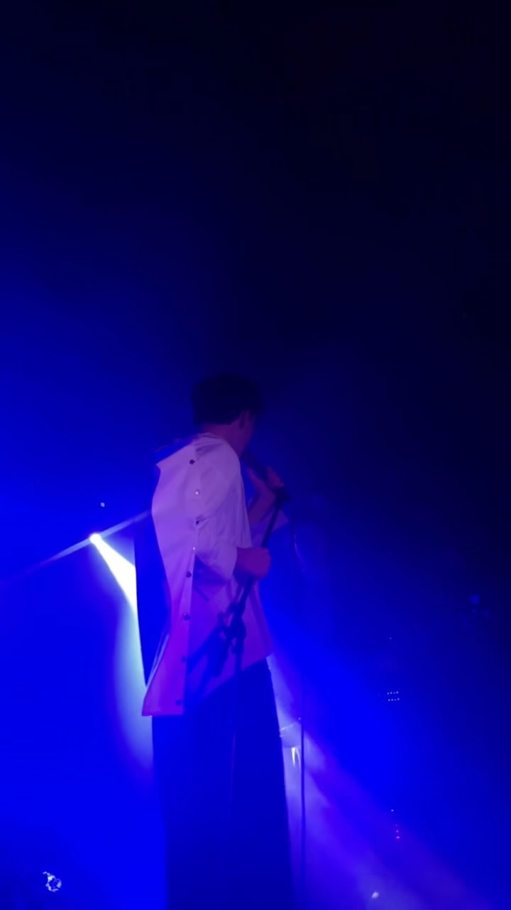 you want a rock version of “why so rude?” (wearing @michaelkovacik ) #music #reels #foryou #fyp #foryoupage #newmusic #singing #live #concert #joshuacurran