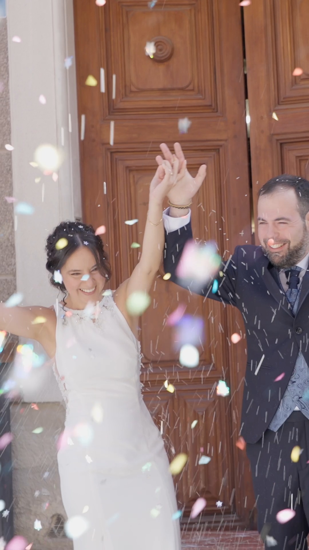 Revivir el mejor día de tu vida, una y otra vez!
👰♀️ @picanna__
🤵 @javendia__
💒 Gómez Tortosa
🎂 @quintalacy
#boda #bodas #videoboda #amoreterno #bodasconencanto #siquiero #novelda #fotografiadebodas #weddingday #reciencasados #weddinginspiration #fotografiadebodas #justmarried #brideandgroom #weddingvibes #vivanlosnovios