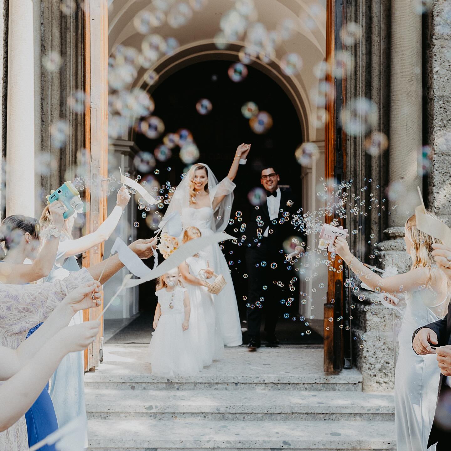Lovely Wedding Recap ✨🤩🧡
Endlich komme ich mal dazu, euch ein paar Einblicke der 2024er Hochzeiten zu zeigen, wie dieser wundervolle Tag in Salzburg von K & M.
Deko Konzept & Blumen @wild.knots.art
Location @hotel_gerl
Fotografie @carolinejuenglingphotography
#wedding #weddingdecoration #weddingdress #summerwedding