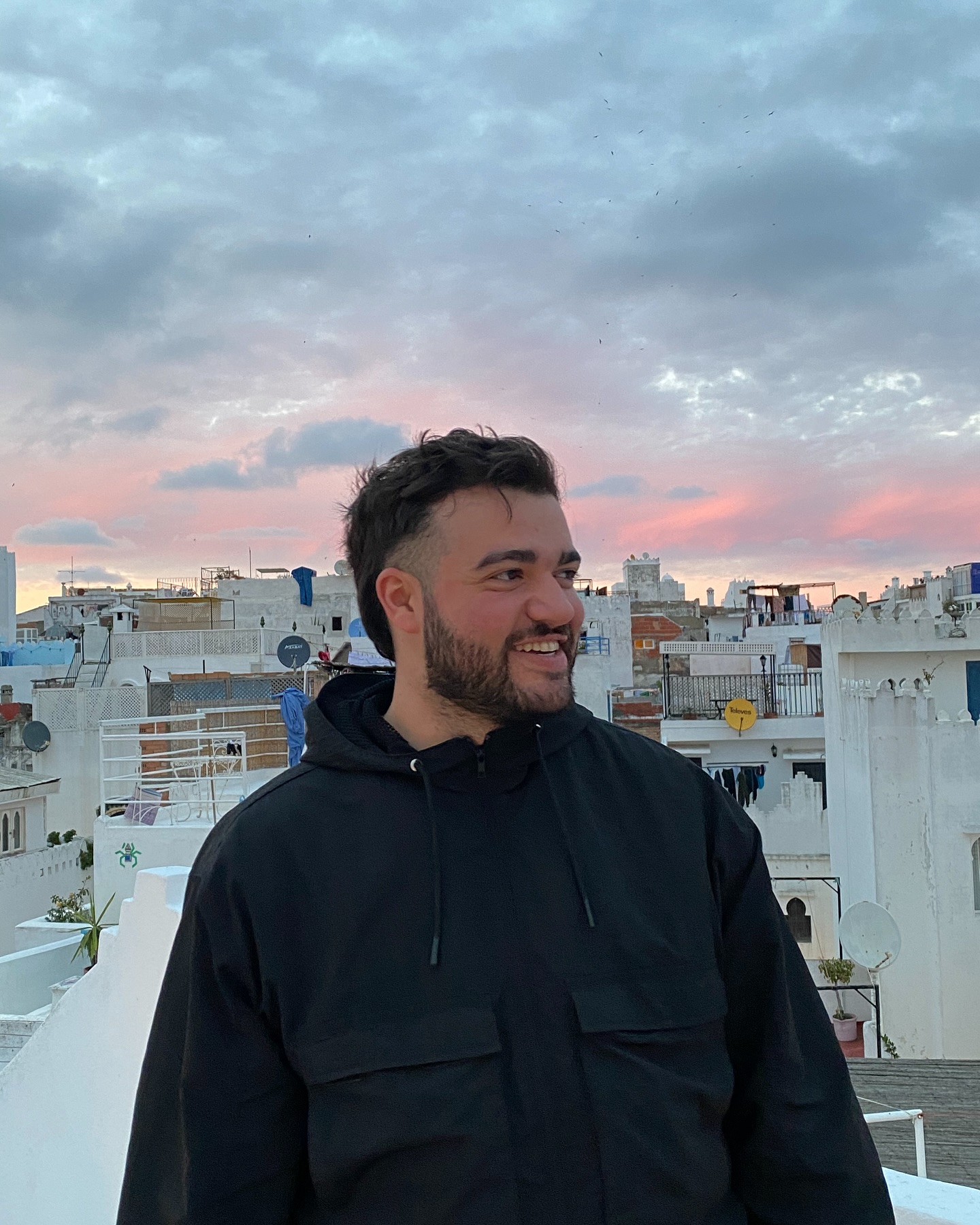 « In Sync » out in one week, just before 2025, to close this year full of music 🫶
Little recap of the first 2 weeks of this incredible musical residency in Morocco 🎹
-
« In Sync » sera dispo lundi prochain, dans une semaine, juste avant 2025 pour clore cette année pleine de musique 🫶
Et voilà un p’tit recap des deux premières semaines de cette incroyable résidence artistique au Maroc 🎹