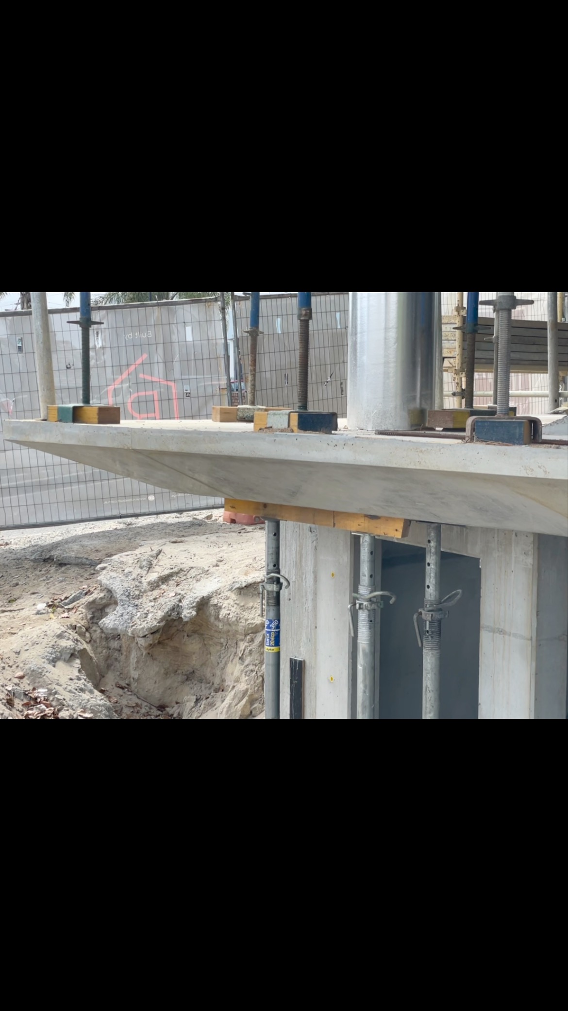 #bespokeformwork #customshapedconcrete #customformwork #taperedslabedges #concrete #customconcrete #offformconcrete #customconcretedesign