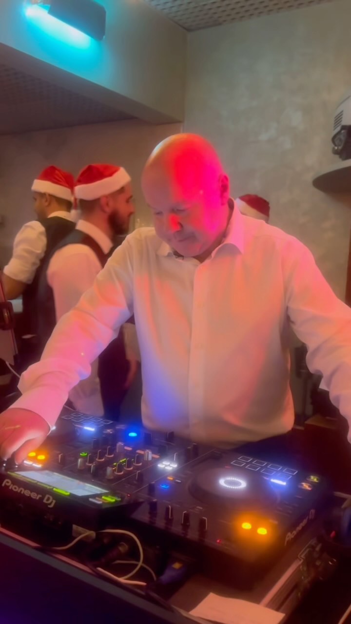 That’s a wrap for 2024! 🎉
Thank you to everyone who made this year so special at Nonna’s Kitchen—your laughter, stories, and celebrations filled our space with warmth and joy ❤️
As we say goodbye to another incredible year, we’re toasting to the memories made and party season in style🥂✨
Here’s to 2025—full of more delicious moments, family vibes, and unforgettable gatherings. See you soon! 🌟
#NonnasKitchen #EndOfYearCheers