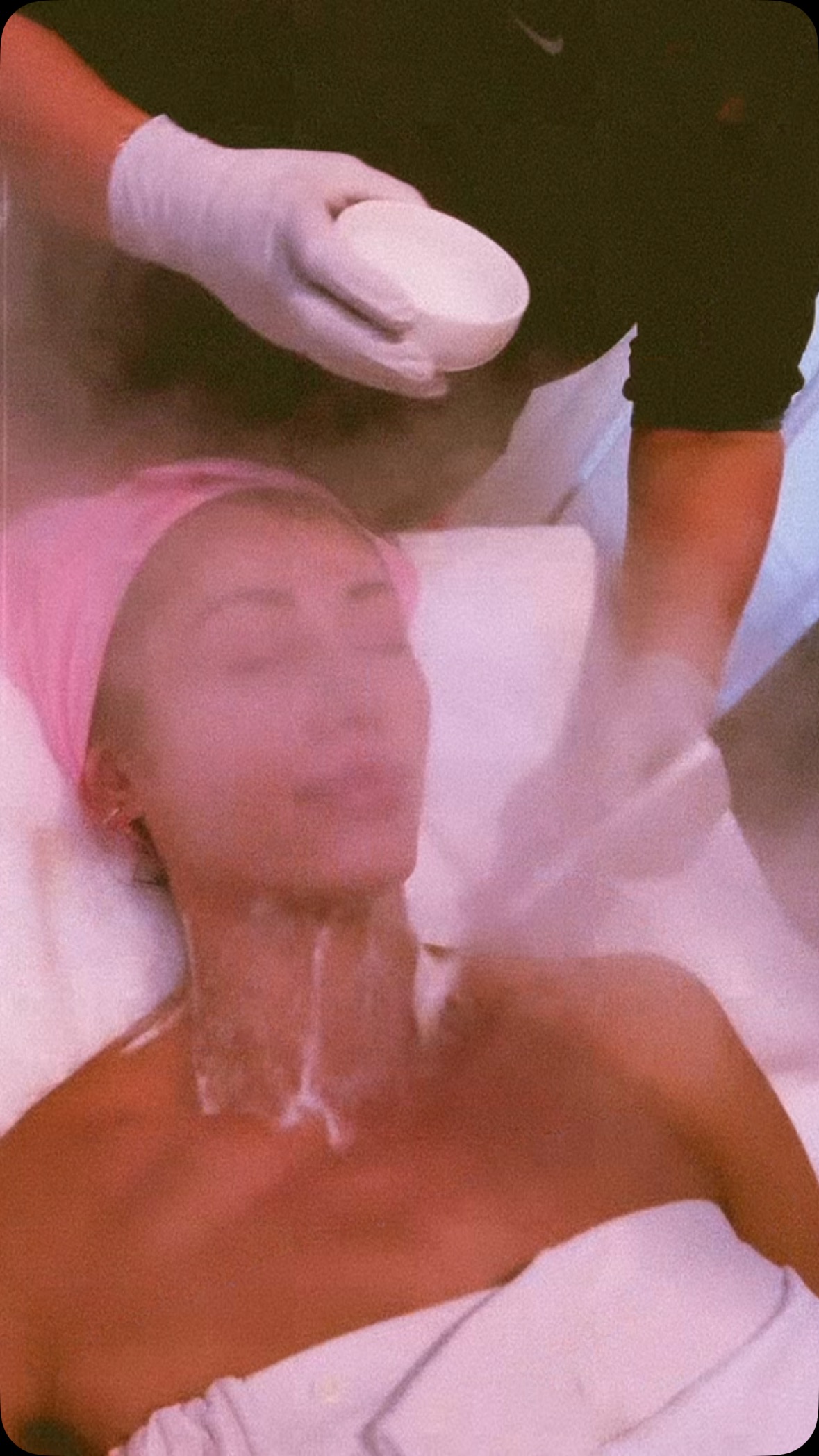 Happy Holidays Everyone 🩷 🎉🥰🍾
#koreanglassskintreatment #exosomes