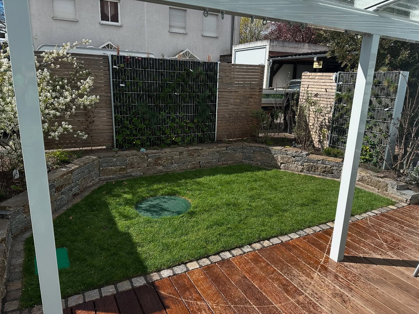 Ein paar Projekte aus dem Jahr 2024…
#gartengestaltung #galabau #sichtschutz #pflanzengabione #kebony #holzterrassen #pflaster