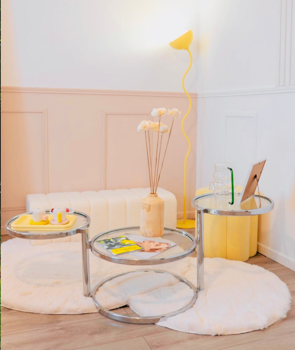 Rappel du concept en cette fin d’année 2024 🌸. Bonjour à toutes 🤗,
Je suis Pauline, fondatrice de L’Épanouie.lille, un showroom de robes de mariée situé à Marcq-en-Baroeul.
Mon objectif est de vous accompagner dans la création de votre tenue de mariage idéale, que ce soit à travers la location ou l’achat.
Nos prestations :
Location et achat :
• Des robes simples, élégantes et intemporelles.
• Le concept “mix and match”, qui vous permet de composer une tenue unique, adaptée à votre style et votre personnalité :
• Tops, jupes, pantalons
• Boléros en dentelle
Achat uniquement :
• Sur-mesure : créez votre propre boléro en dentelle, conçu selon vos envies grâce à un large choix de plus de 30 dentelles différentes. Ce boléro peut être porté après votre mariage pour d’autres occasions, associé à un jean, un pantalon ou une jupe.
• Demi-mesure : choisissez une robe de base et modifiez-la selon vos désirs, sans aucune limite.
Rendez-vous uniquement sur réservation :
• Via le site internet : www.lepanouielille.fr
• Par téléphone : 06 68 92 96 57
• Sur Instagram en message privé : @lepanouie.lille
Je serais ravie de vous accueillir et de participer à la création de votre tenue de rêve.
À très bientôt ☀️🌸
Et profitez un maximum de vos moments en familles 🎄🤍
Pauline