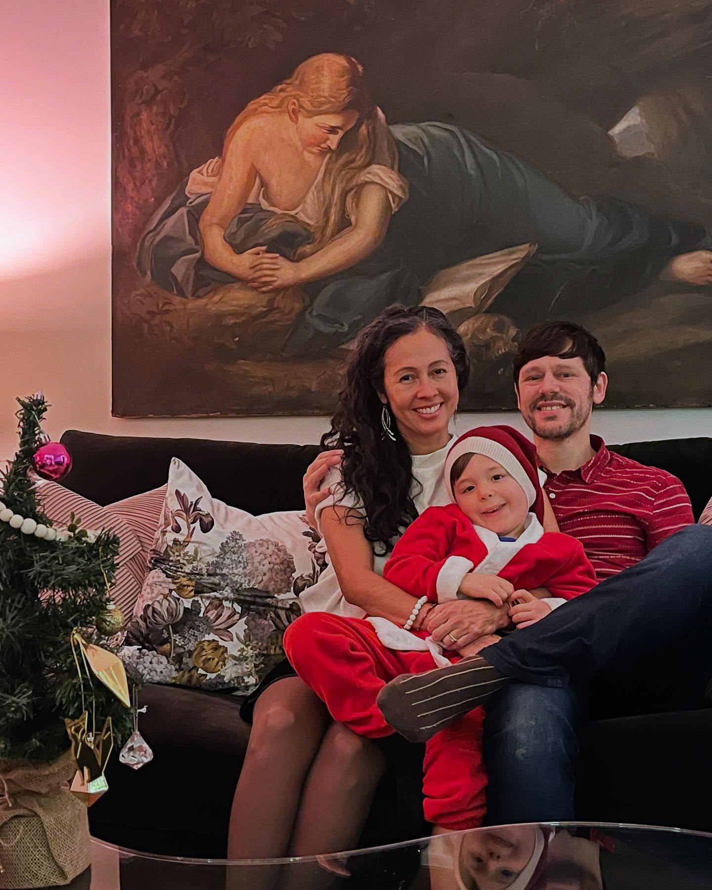 From our family to yours! 💖 May your holiday season be filled with blessings of love, joy and most importantly, peace 😌.
Feeling so grateful for this slowdown. When time feels both heart filling and endless at the same time. 💛
#slowfamilyliving
#winterholiday2024
#holidayjewels