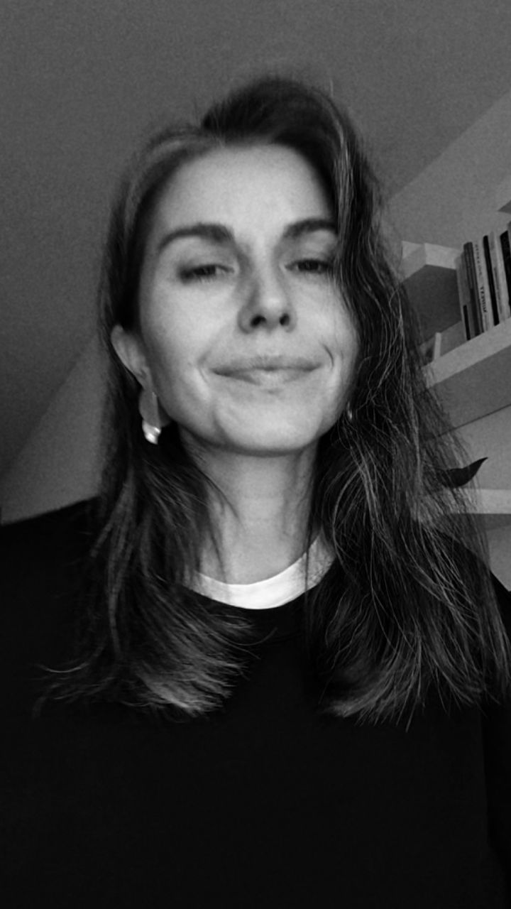 _
_ You asked, and I delivered. _😊
Life abroad with a little one doesn’t leave me with much time, but I always do my best with what I have. If that means new pieces, fresh content, and the next collection take longer than we’d all like, then so be it.
Here’s a quick video of one of the most requested pieces I’ve ever created. It’s finally back in stock, but only for a limited time, as I have a small batch of pearls available.
You can find them online now! Let me know what you think. I’d love to hear from you. 😊
_
_
_
#JewelryAddict #PearlJewelry #HandmadeJewelry #JewelryDesigner #JewelryWithLove #LimitedEditionJewelry #BackInStock #EverydayLuxury #TimelessDesign #JewelryGoals #PearlsOfInstagram #JewelryInspo #ArtisanJewelry #MadeWithCare #JewelryStyle