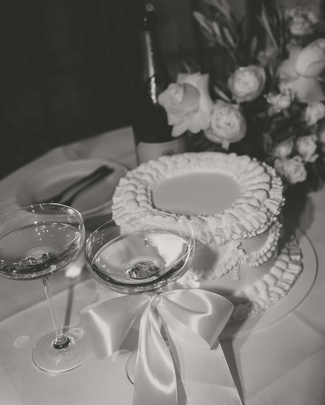 Unforgettable elegance on the plate and in every detail - @partyservice.berger delivered a culinary experience beyond compare. From the visually stunning creations to the perfectly curated flavors, they brought an unmatched level of sophistication to our styled shoot at @schloss.offenberg 🩶🪩
Model Couple: Katharina & Oleg Klippert @katja_klippert @olegklippert
Hair & Makeup: Kristina Onskul @kristinanskl.mua
Decor & Florals: Daao Buchmüller @schloss.offenberg
Venue: Schloss Offenberg @schloss.offenberg
Bridal Wear & Accessories: White Silhouette @whitesilhouette
Menswear: Casa Felicita @casa_felicita_1240
Photography & Concept: Sinah Harm @directed_art
Videography: Thomas Weishäupl @directed_art
Catering: Partyservice Berger @partyservice.berger
Wedding Cake: Natalja @partyservice.berger
#timelesswedding #cinematicwedding #artisticwedding #weddingstorytelling #styledshoot #weddingphotography #hochzeitsfotografie #weddingvideo #hochzeitsvideo #luxurywedding #elegantehochzeit #bridestyle #brautstyling #groomstyle #bräutigam #weddingdetails #hochzeitsdetails #cateringideas #hochzeitscatering #luxurycatering #partyservice #weddingplanner #hochzeitsplanung #weddingvenue #hochzeitslocation