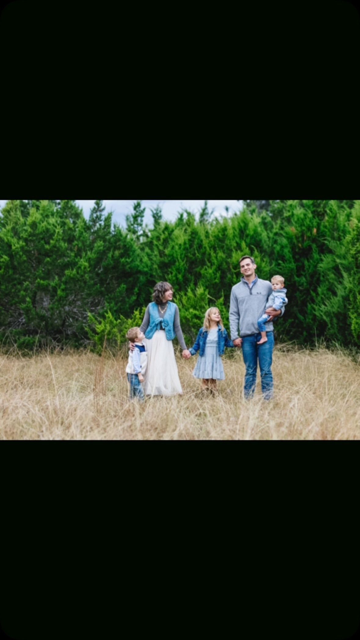 Merry Christmas from our family to yours!.
.
. #texasmom #atxfamily #drippingspringstx #georgetowntexas #georgetowntx #momlife #momblogger #atxmomlife #atxmomblogger