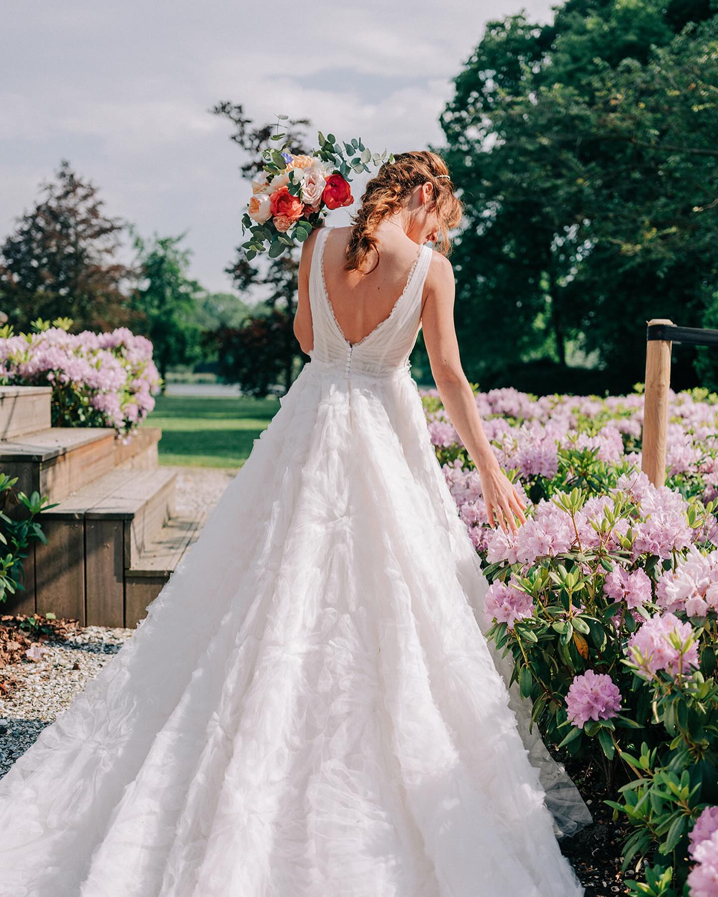 HELLO 2025
Full of joy, strength and power I am looking forward to this year, this wedding season and for everything which will cross my path. I’m having so much new ideas to develope and so much new assets for my couples to introduce! Curious? Let’s get in touch!
Little flash back to this fantastic wedding and this beautiful bride back in May 2024!
📸 @wat.een.plaatje
#wedding #weddingday #weddingphotography #weddinginspiration #weddingideas #weddingflowers #weddingplanning #weddingplanner #weddingseason