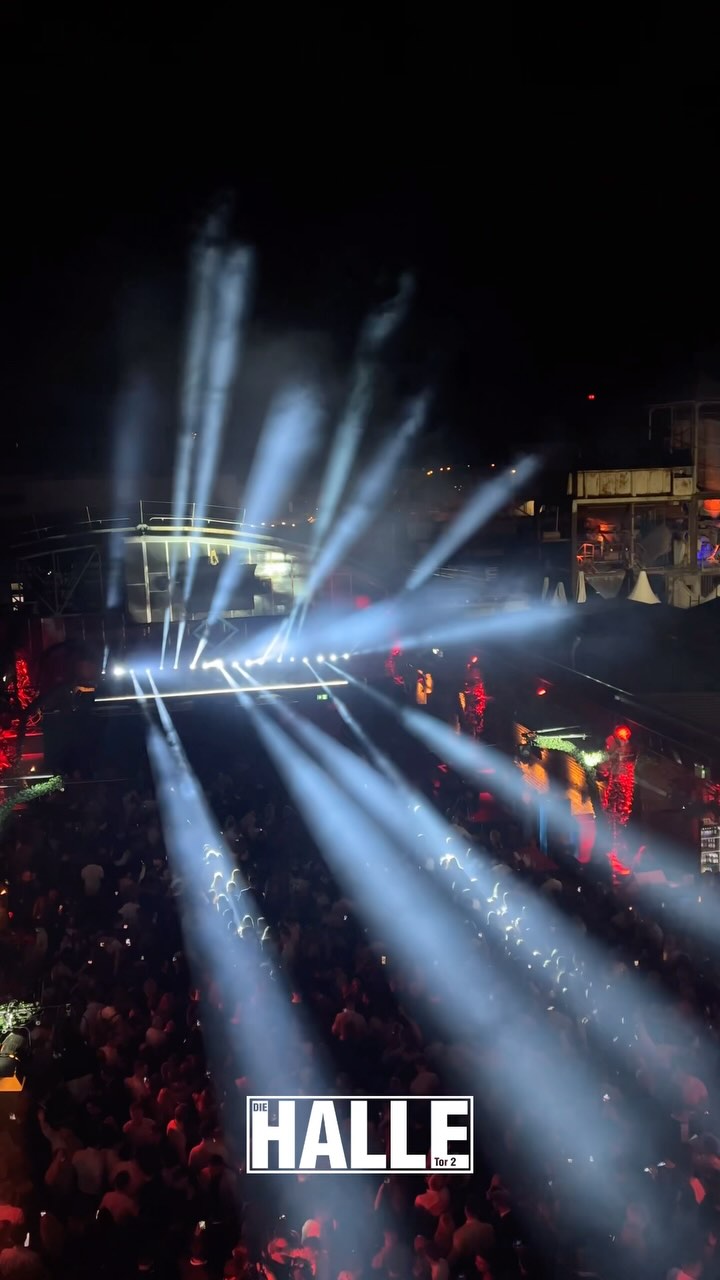 Countdown für Silvester⏳🪩
Feier mit uns ins neue Jahr herein mit der größten Silvester Party Kölns🤫🧨
Special Facts:
🗓️ 31.12.2024
🕘 Open Doors 21:00 Uhr
📍 DIE HALLE Tor 2
🎟️ ein paar Tickets gibt es noch.
🌟 OPEN-AIR Location
🎶 House / Hip Hop - 2 Dancefloors
🎤 live Sängerin
🎆 riesiges Feuerwerk
📸 Foto-Specials
🍟 Food Verkauf
Let’s celebrate the new year🌟🎆🪩
#silvester #party #köln #diehalletor2 #fyp #foryou #koeln #housemusic #hiphop