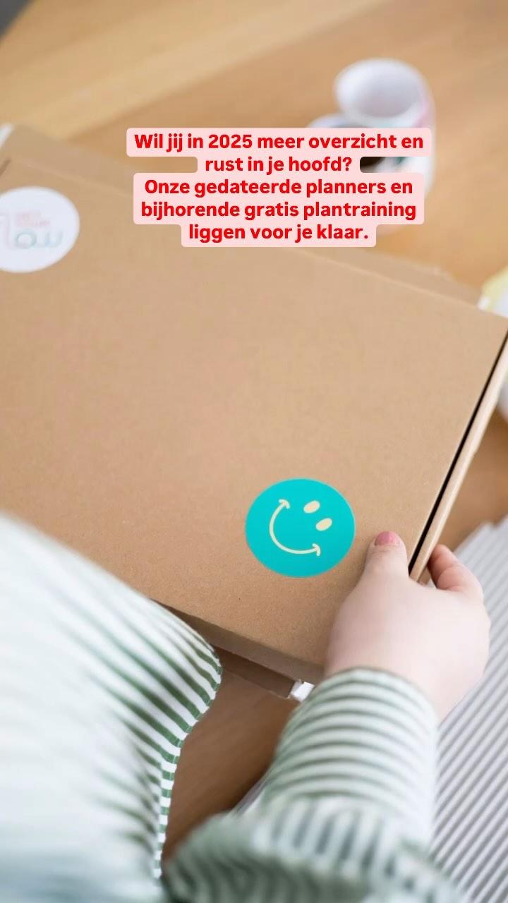 Als geboren stresskip wist ik al snel dat ik op zoek moest naar een oplossing. En zo ontdekte ik plannen.
Daarna volgde ik ook verschillende korte en lange opleidingen en zo werd ik stresscoach.
Mijn kennis komt nu samen in de Get Your Flow planner. Doorheen de planner geef ik je heel wat inspiratie en tips. Echte handvaten richting minder stress en meer overzicht. Plannen als praktische tool om van jouw welzijn een prioriteit te maken.
Let’s plan!
Je kan alle informatie vinden via www.getyourflow.be.